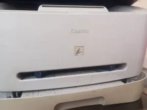 طابعة مستعملة مرتين فقط ماركة Canon للبيع